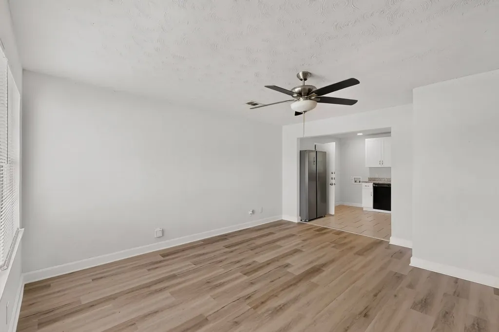 5573 Burton Avenue Fort Worth TX 76119