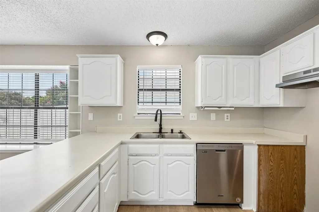 825 Weaver Street Cedar Hill TX 75104