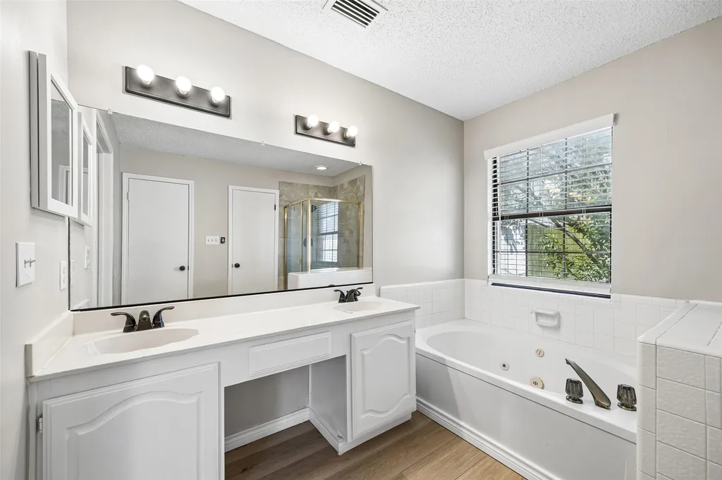 825 Weaver Street Cedar Hill TX 75104