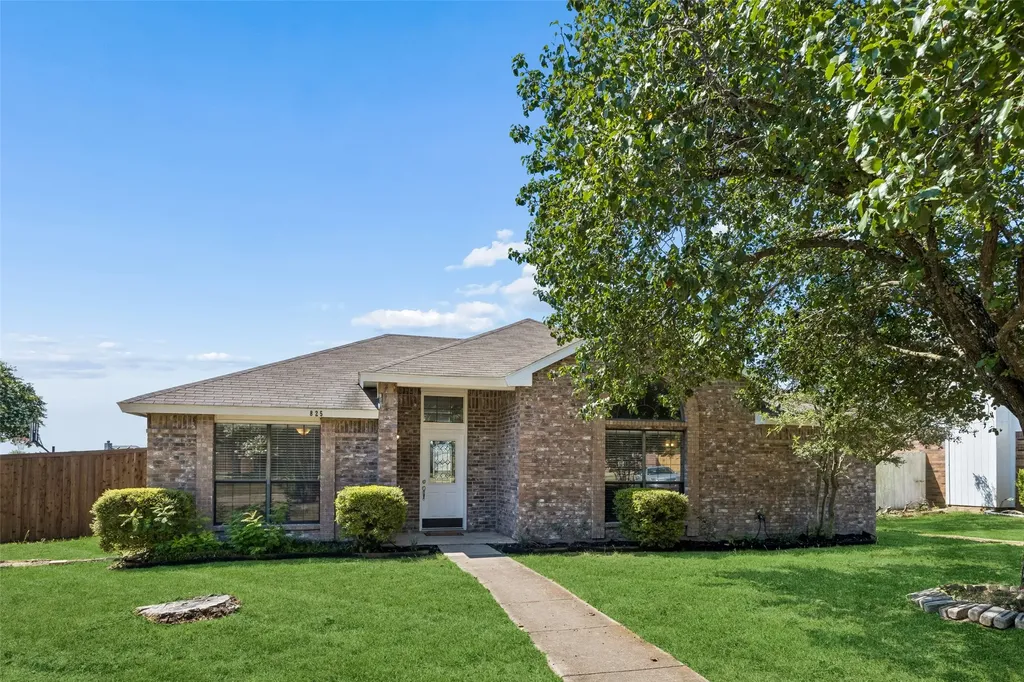 825 Weaver Street Cedar Hill TX 75104