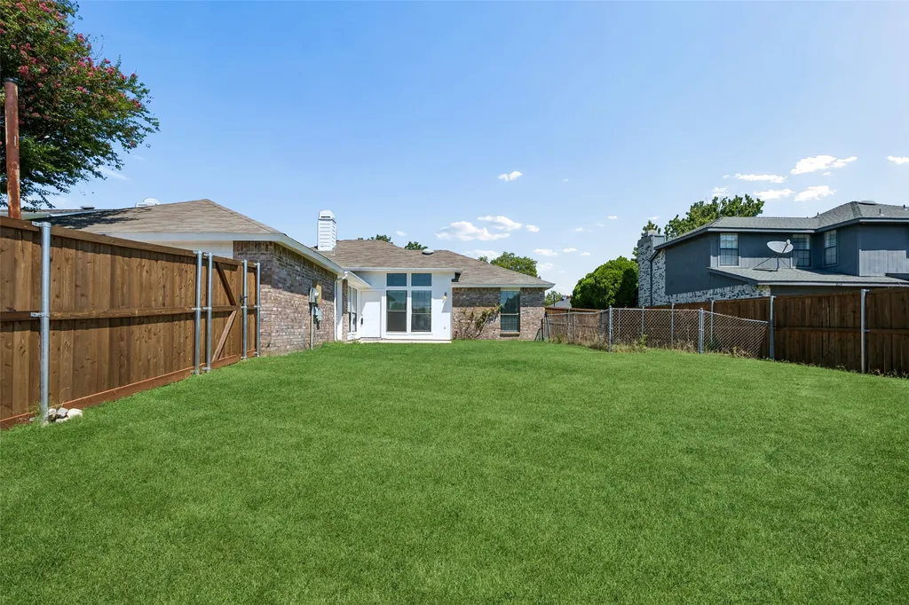 825 Weaver Street Cedar Hill TX 75104