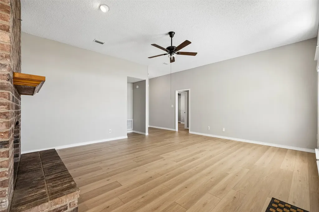 825 Weaver Street Cedar Hill TX 75104