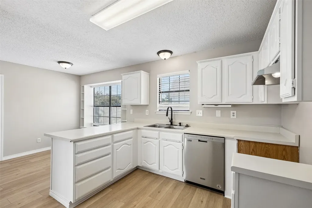 825 Weaver Street Cedar Hill TX 75104