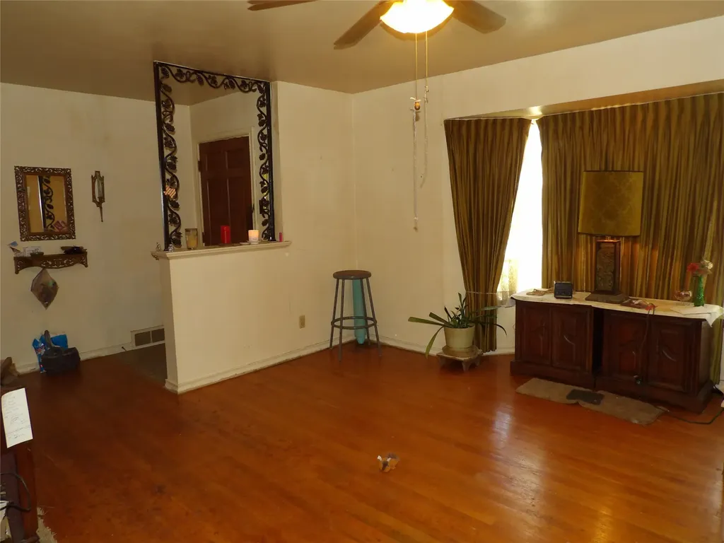 732 James Drive Richardson TX 75080