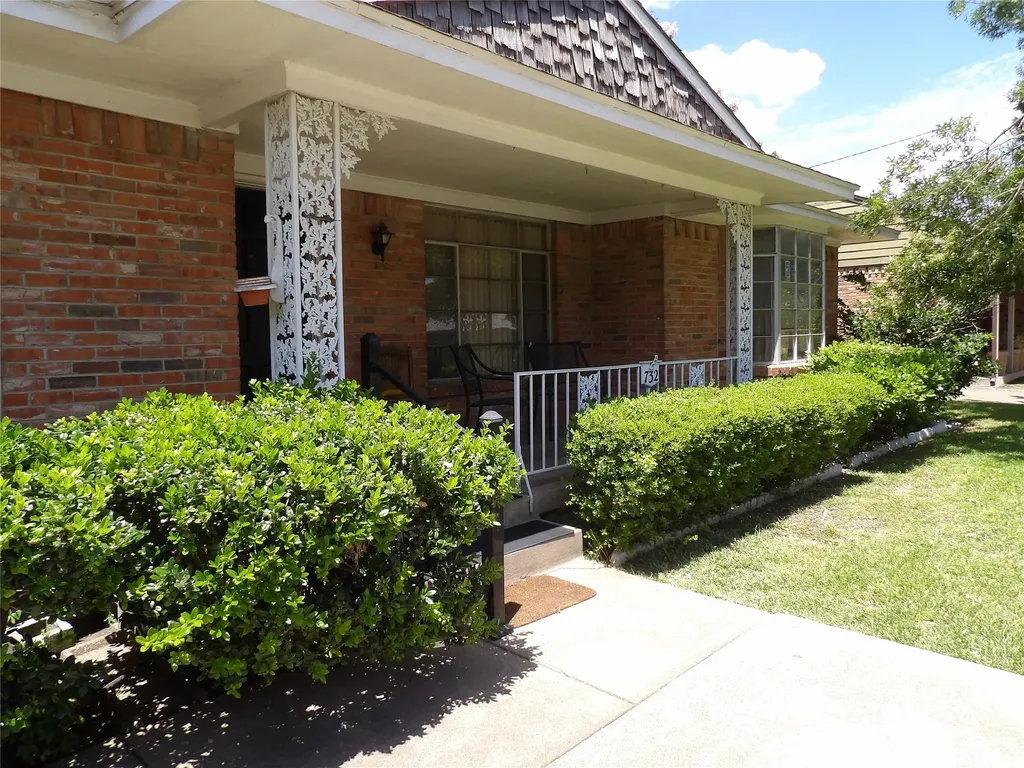 732 James Drive Richardson TX 75080