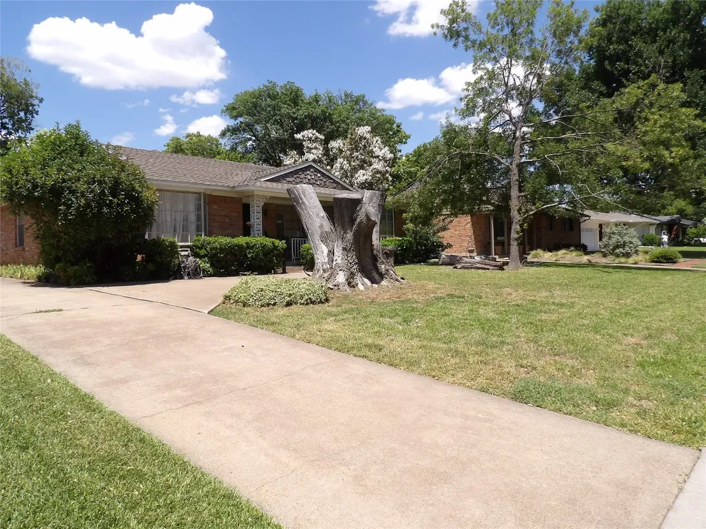 732 James Drive Richardson TX 75080