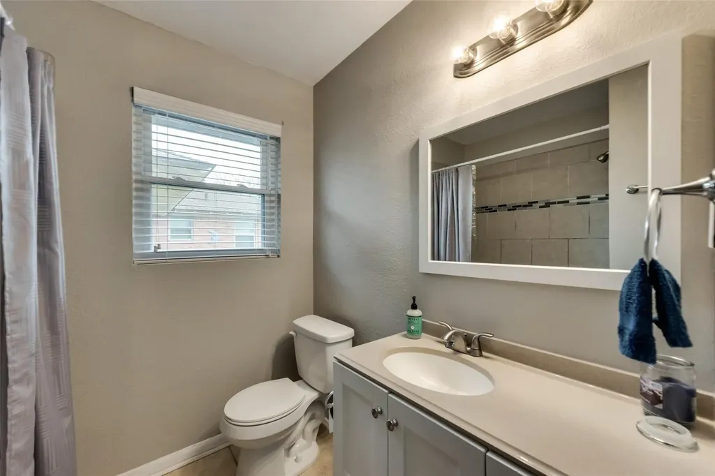 2209 Costa Mesa Drive Dallas TX 75228