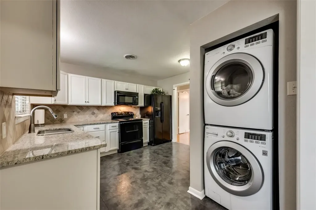 2209 Costa Mesa Drive Dallas TX 75228