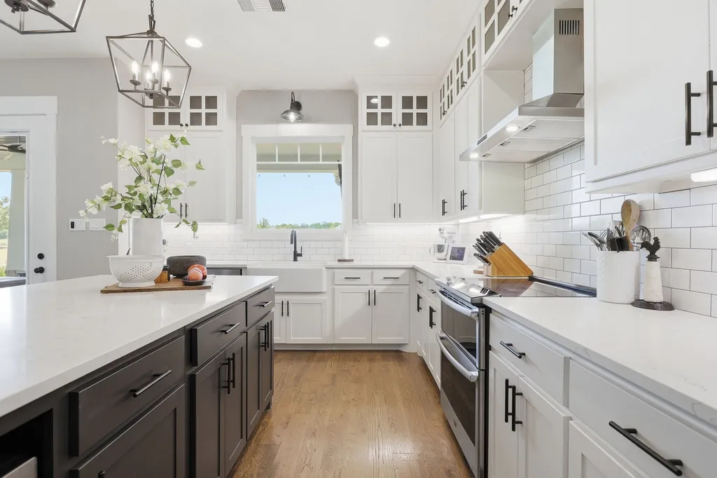 533 S Sugartree Drive Lipan TX 76462