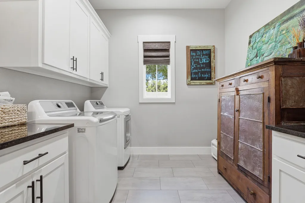 533 S Sugartree Drive Lipan TX 76462
