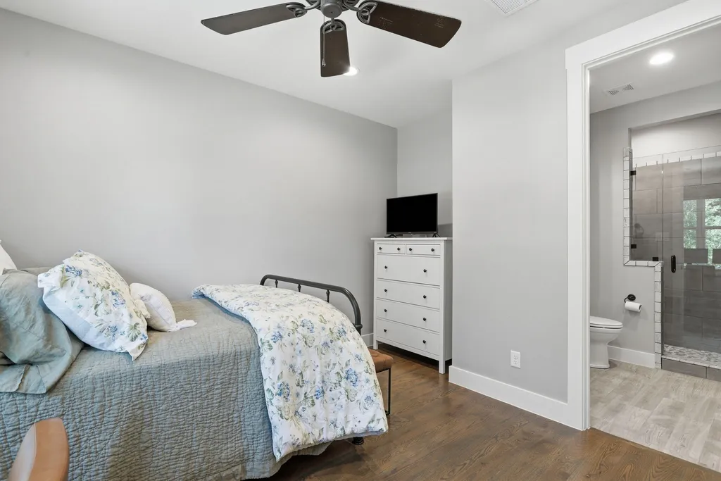 533 S Sugartree Drive Lipan TX 76462