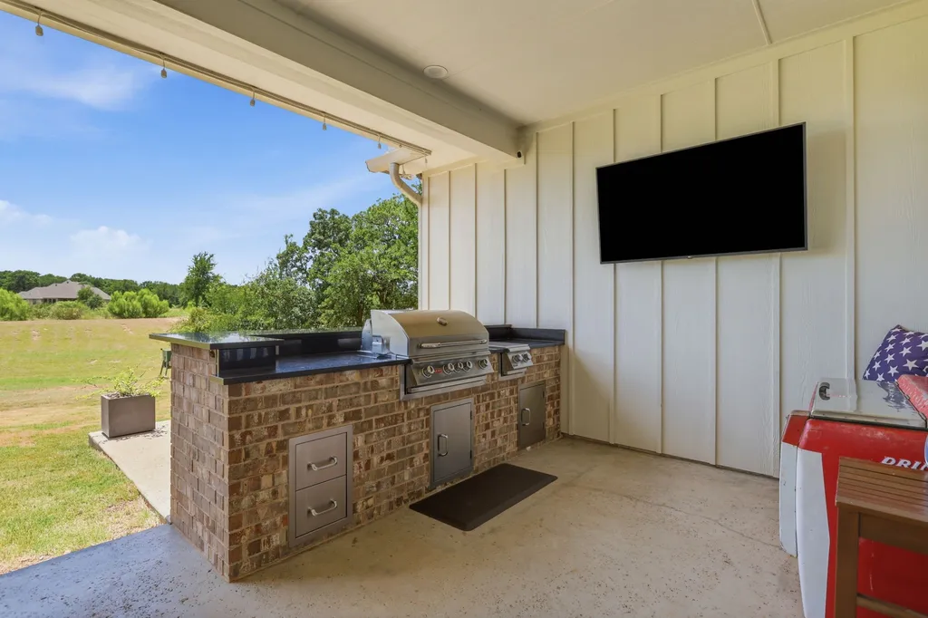 533 S Sugartree Drive Lipan TX 76462