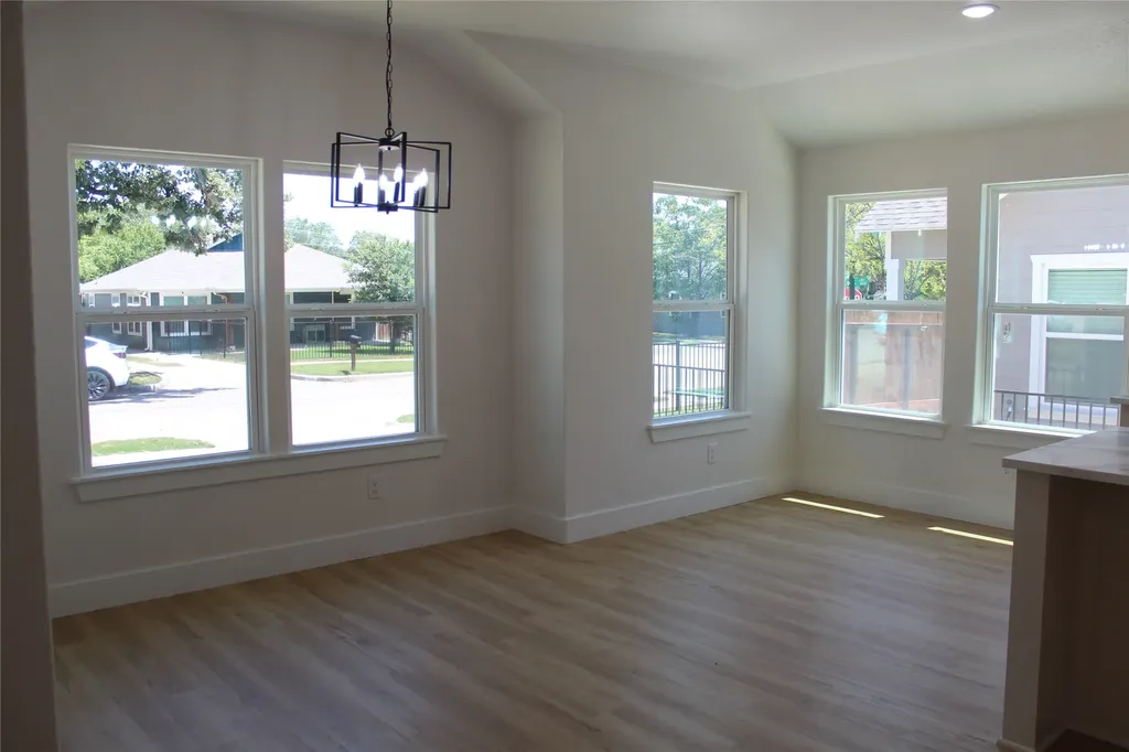 936 E Annie Street Fort Worth TX 76104