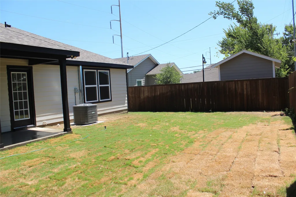 936 E Annie Street Fort Worth TX 76104