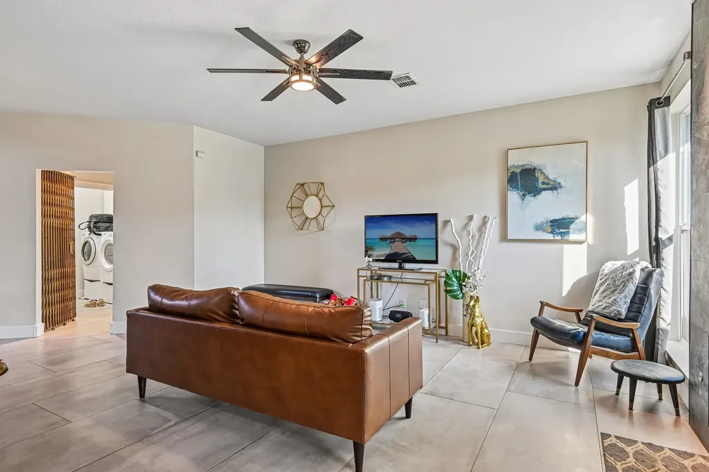 2204 Wembley Wood Lane Bedford TX 76022