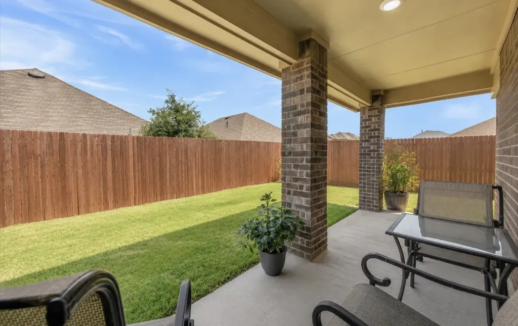 208 Redstone Lane Caddo Mills TX 75135