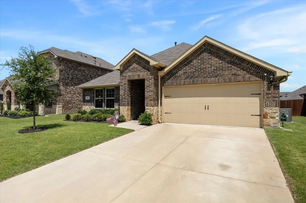208 Redstone Lane Caddo Mills TX 75135