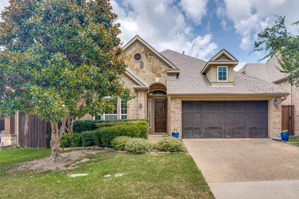 Dallas TX, 10715 Dixon Branch Drive