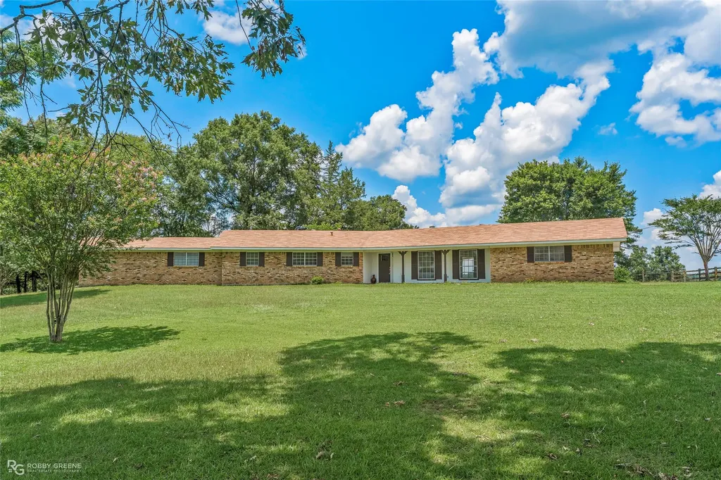 1241 Country Club Circle Minden LA 71055