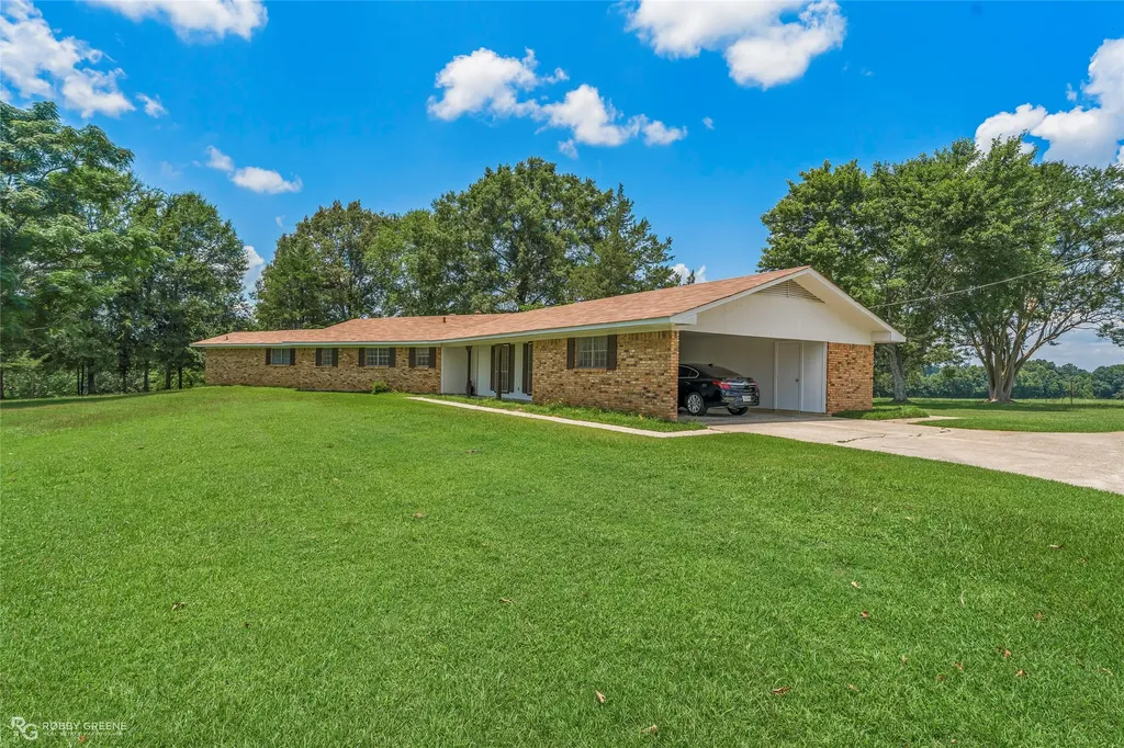 1241 Country Club Circle Minden LA 71055