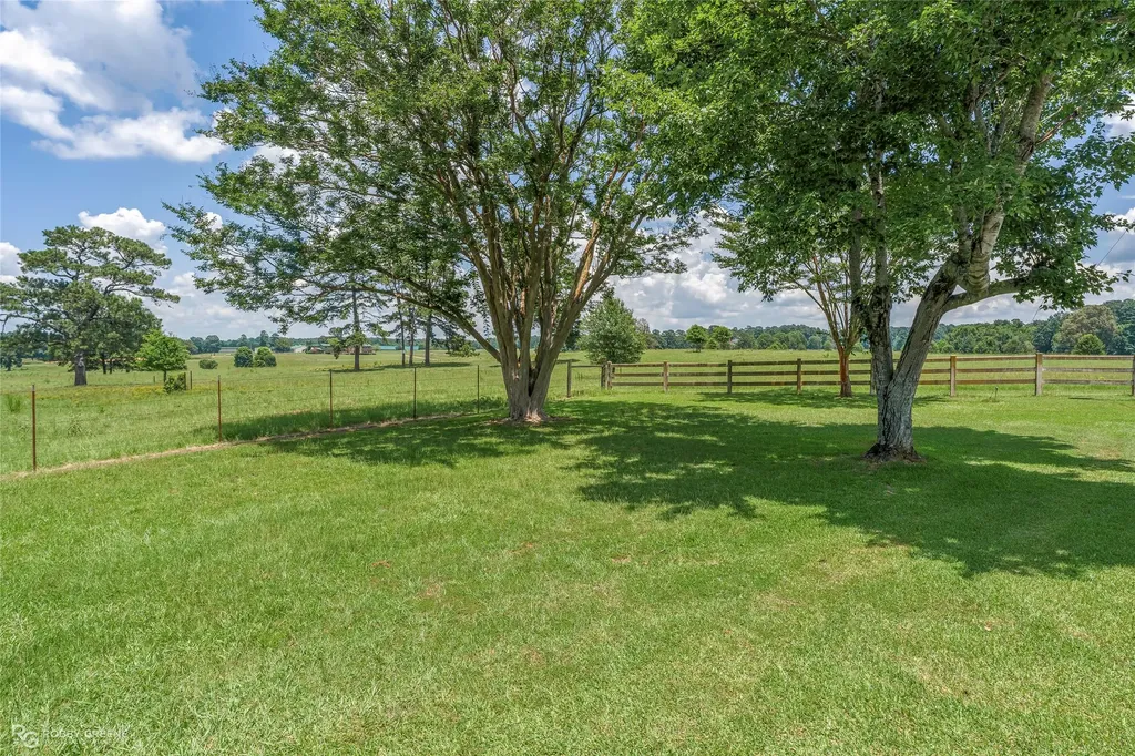 1241 Country Club Circle Minden LA 71055