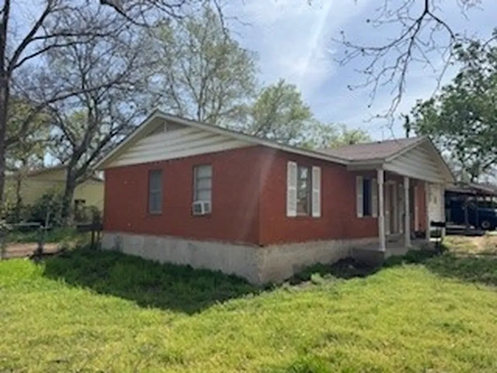 201 Hillcrest Drive Nocona TX 76255
