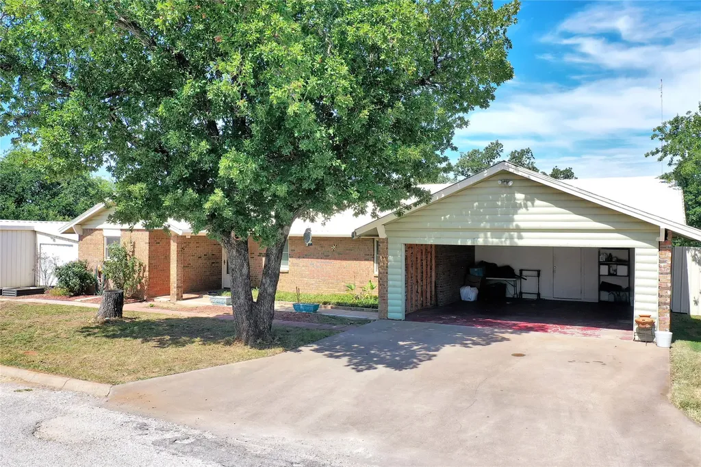 120 Brad Street Jacksboro TX 76458