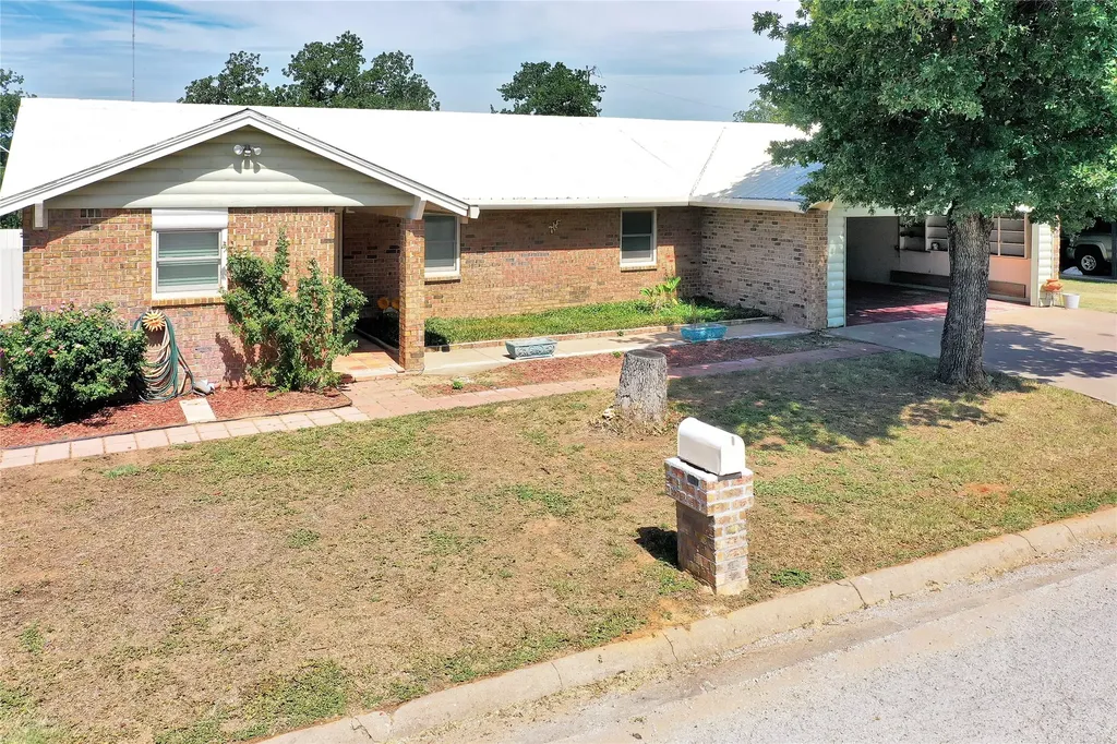 120 Brad Street Jacksboro TX 76458