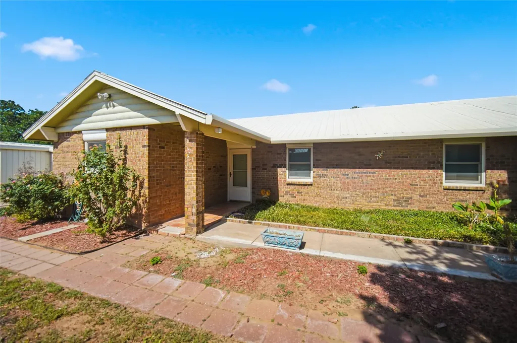 120 Brad Street Jacksboro TX 76458