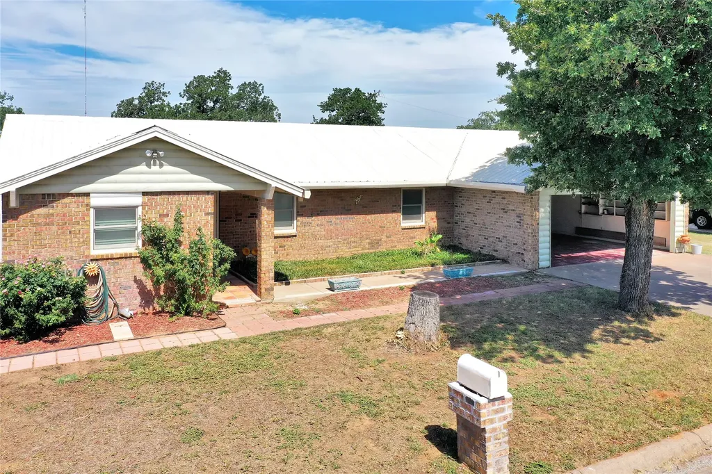120 Brad Street Jacksboro TX 76458