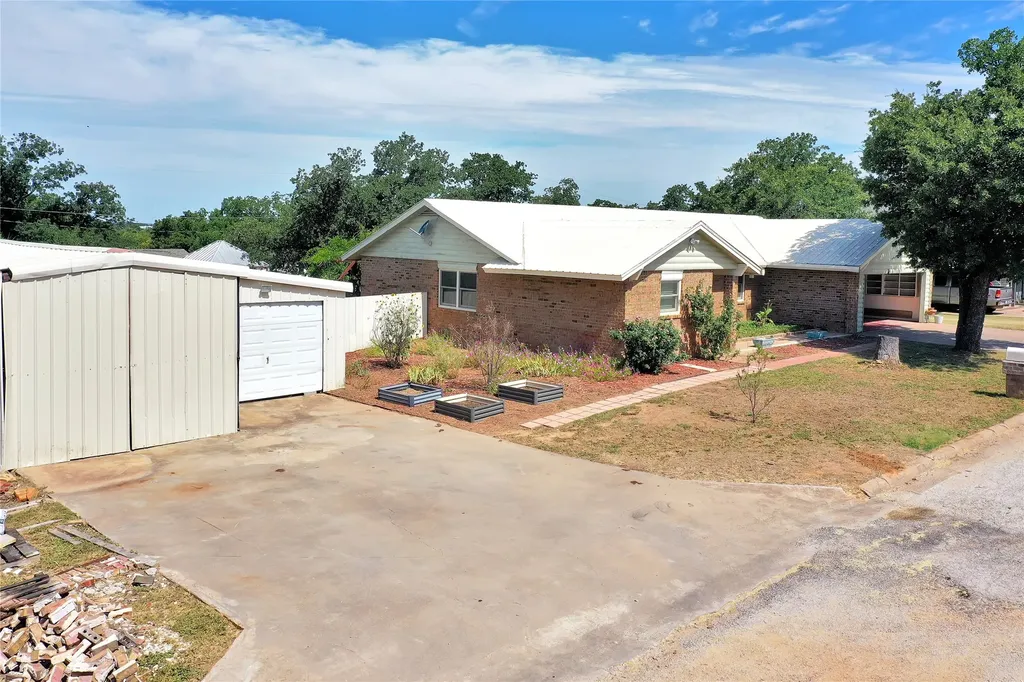 120 Brad Street Jacksboro TX 76458