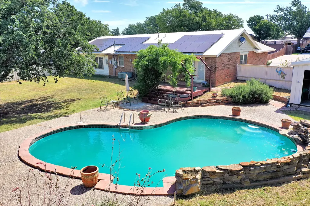 120 Brad Street Jacksboro TX 76458