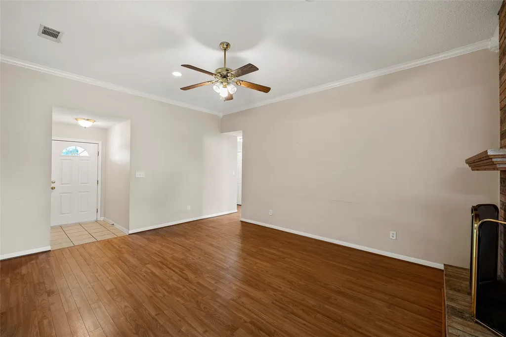 100 W Jade Drive Hewitt TX 76643