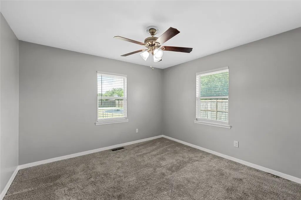 525 W 7th Street Crawford TX 76638