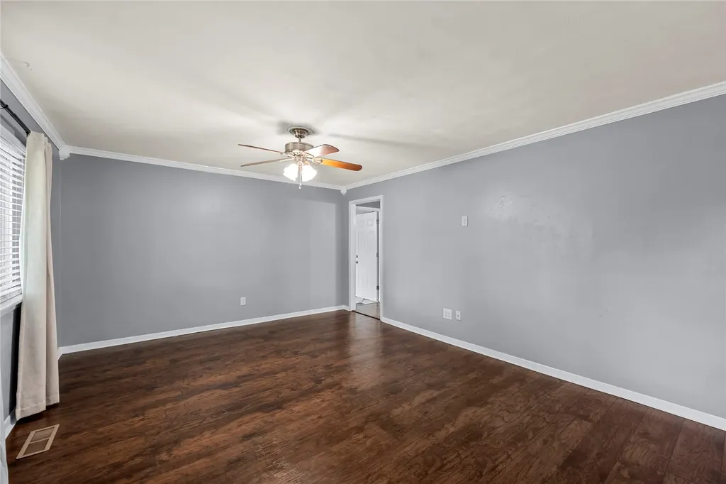 525 W 7th Street Crawford TX 76638