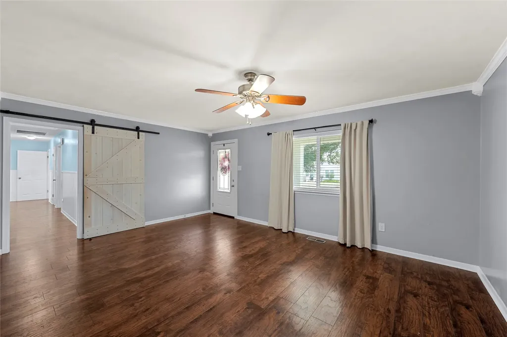 525 W 7th Street Crawford TX 76638