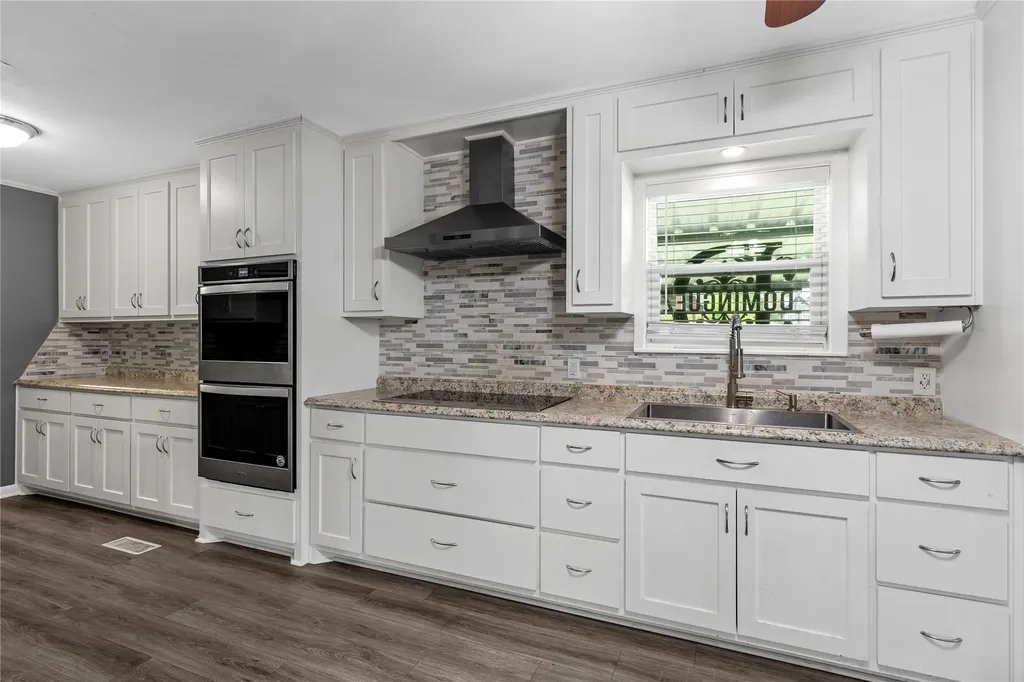 525 W 7th Street Crawford TX 76638
