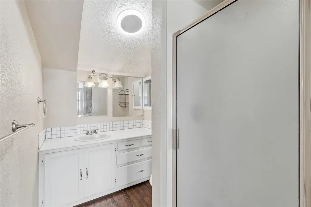 6505 Hughes Drive Watauga TX 76148