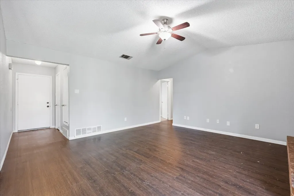 6505 Hughes Drive Watauga TX 76148