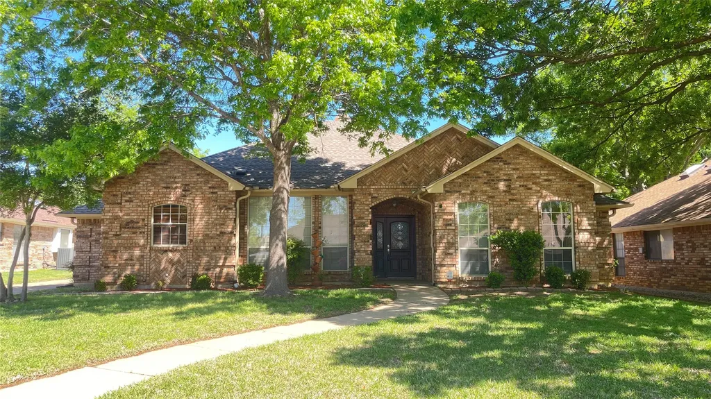 2709 Serenade Court Arlington TX 76015
