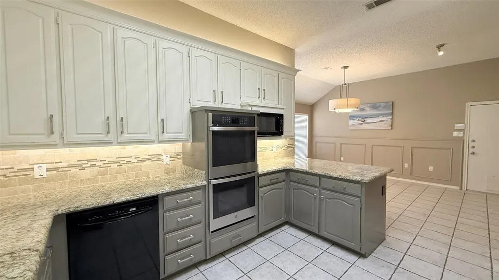 2709 Serenade Court Arlington TX 76015