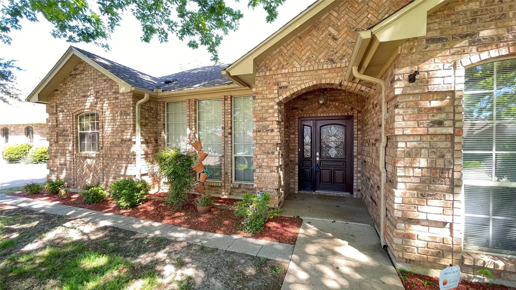 2709 Serenade Court Arlington TX 76015