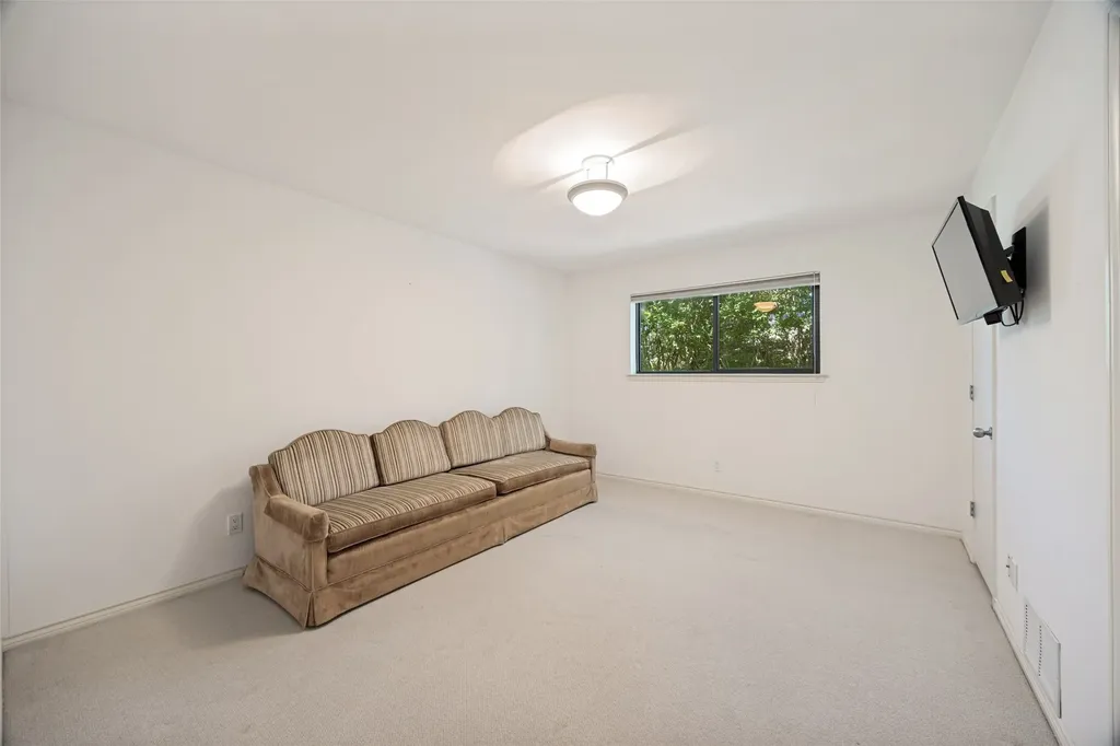 6715 Glenhurst Drive Dallas TX 75254
