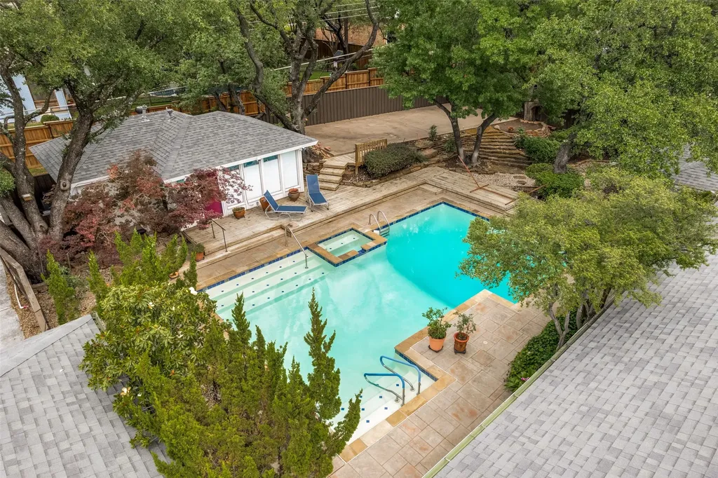 6715 Glenhurst Drive Dallas TX 75254