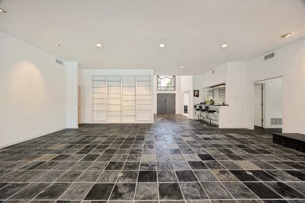 6715 Glenhurst Drive Dallas TX 75254