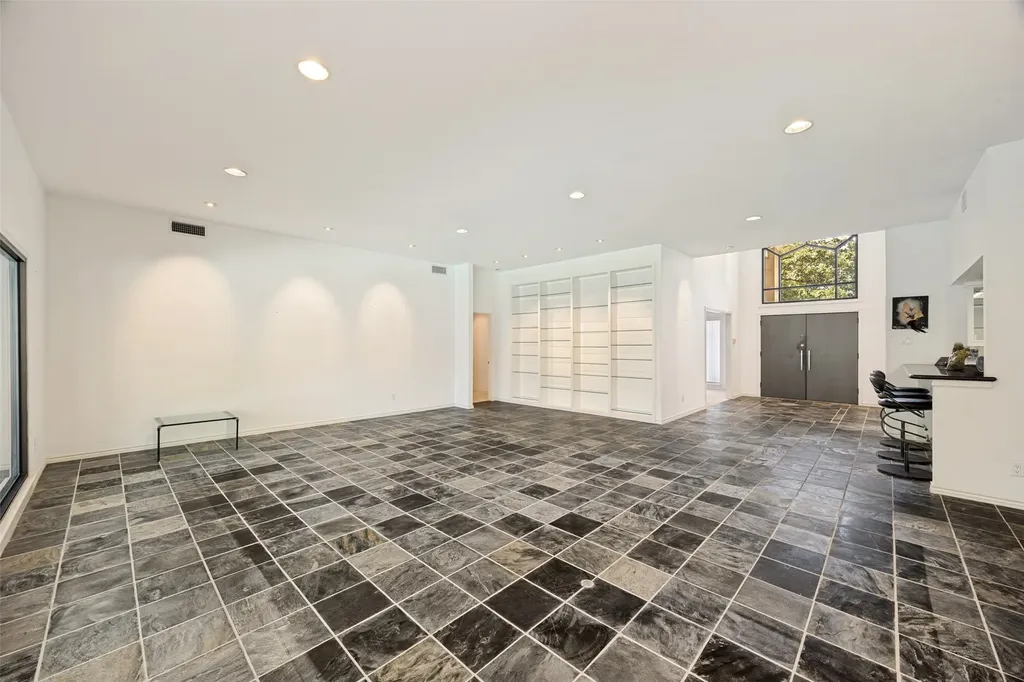 6715 Glenhurst Drive Dallas TX 75254