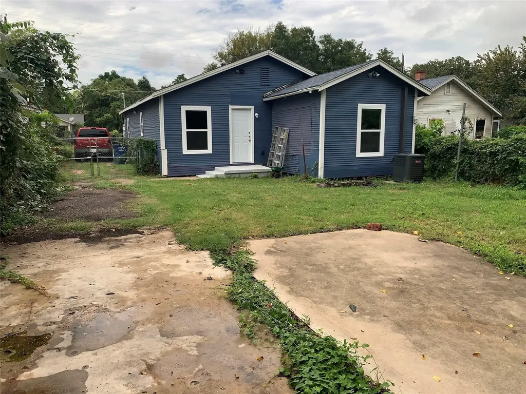 2310 Dathe Street Dallas TX 75215
