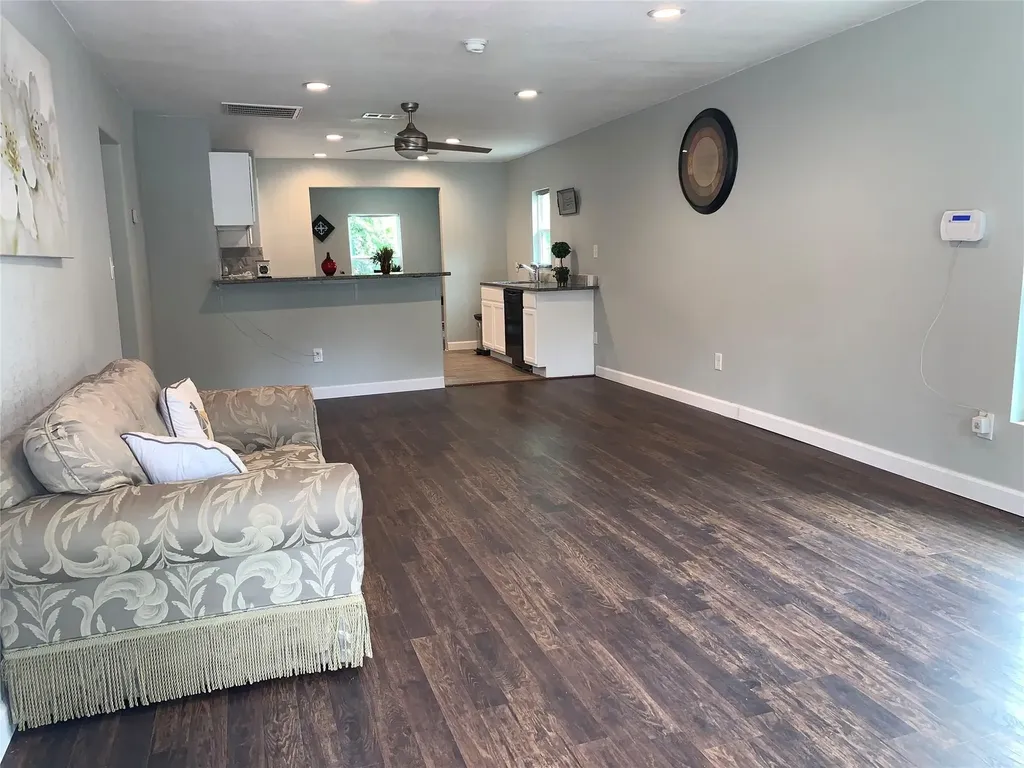 2310 Dathe Street Dallas TX 75215