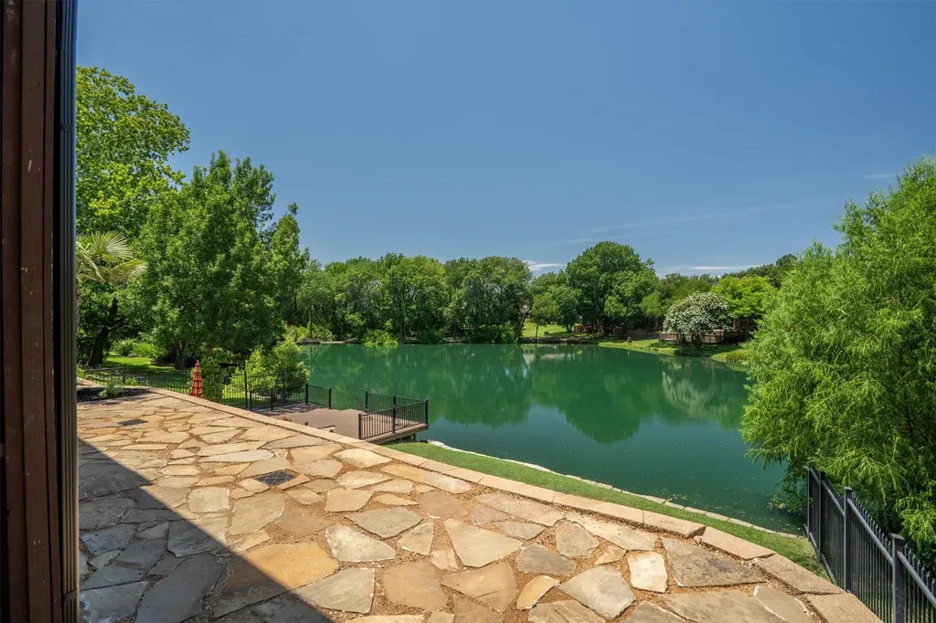 5208 Yacht Club Drive Rockwall TX 75032