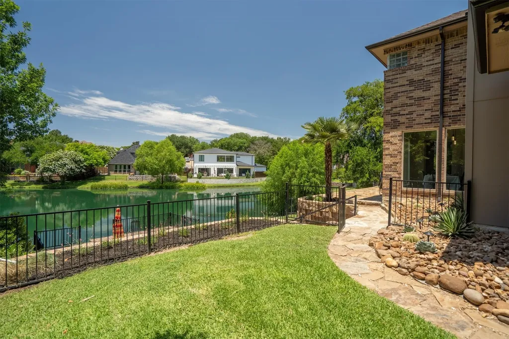 5208 Yacht Club Drive Rockwall TX 75032